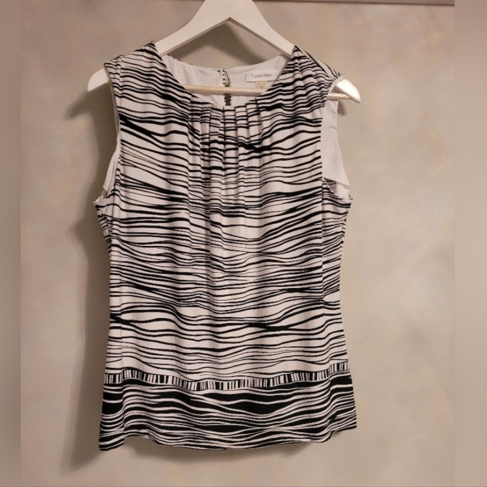 2 for $25 - Calvin Klein Women’s Size L Black & White Sleeveless Top